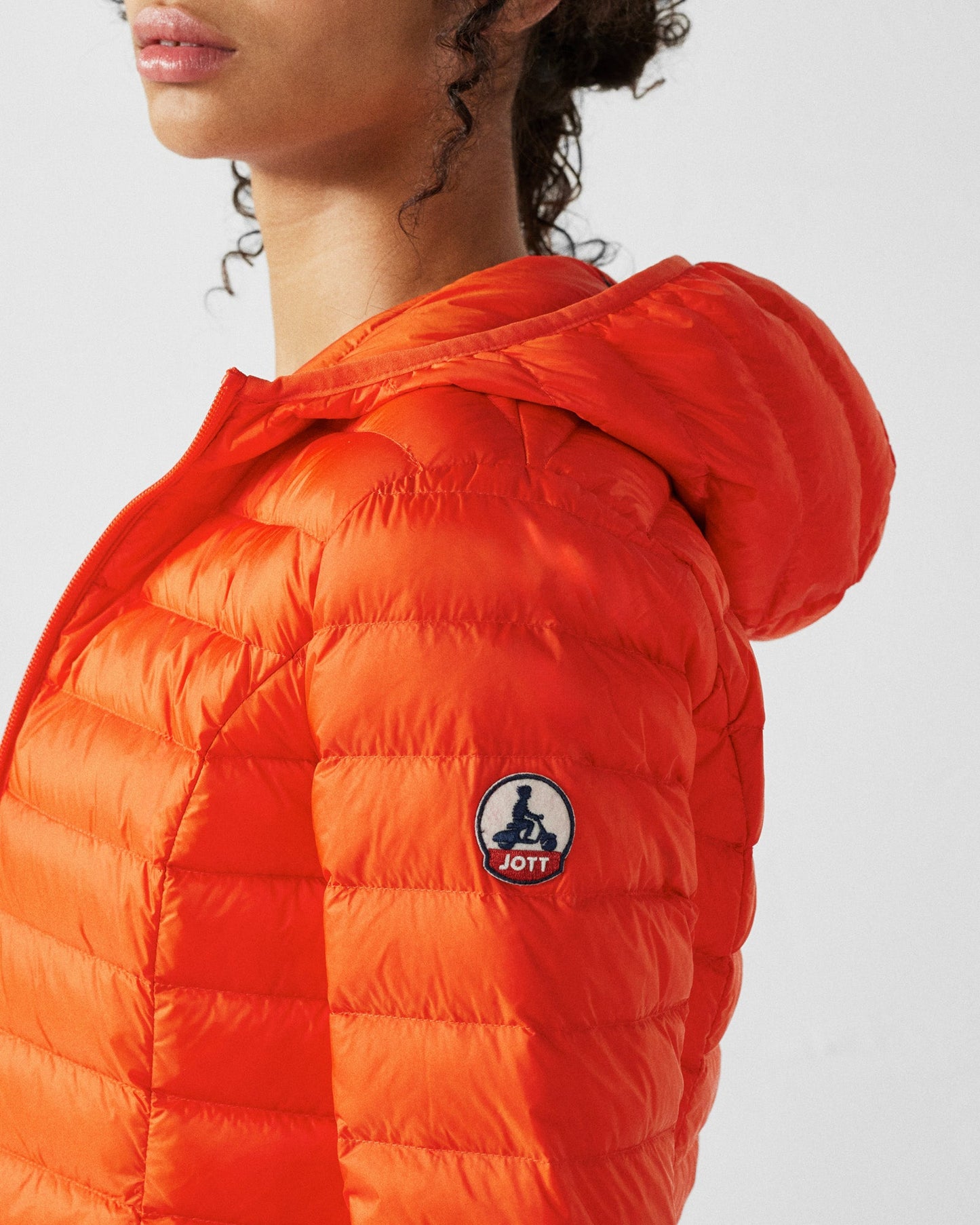 Doudoune légère à capuche Rouge feu Cloe