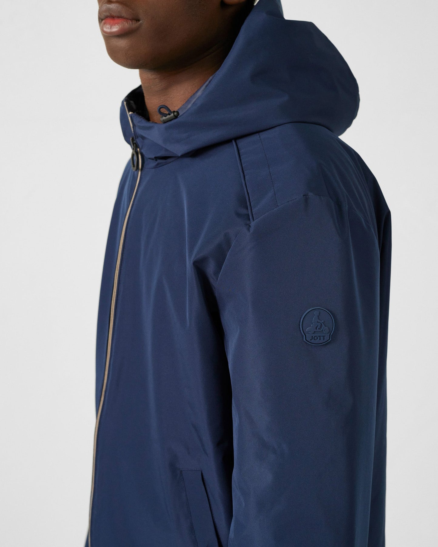 Veste ultralégère à capuche Marine Arcadi