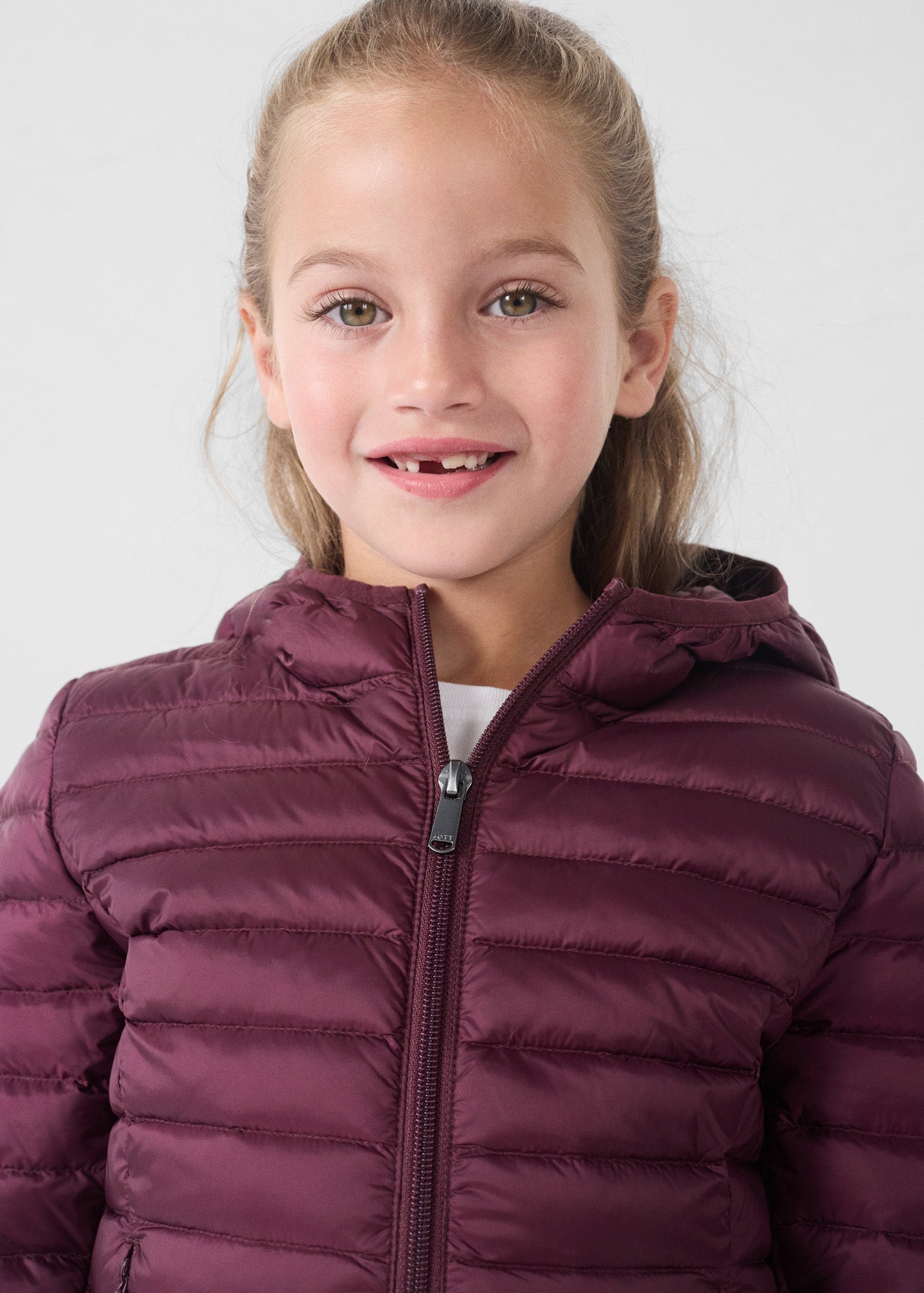 Doudoune légère à capuche enfant Cerise noire Carla