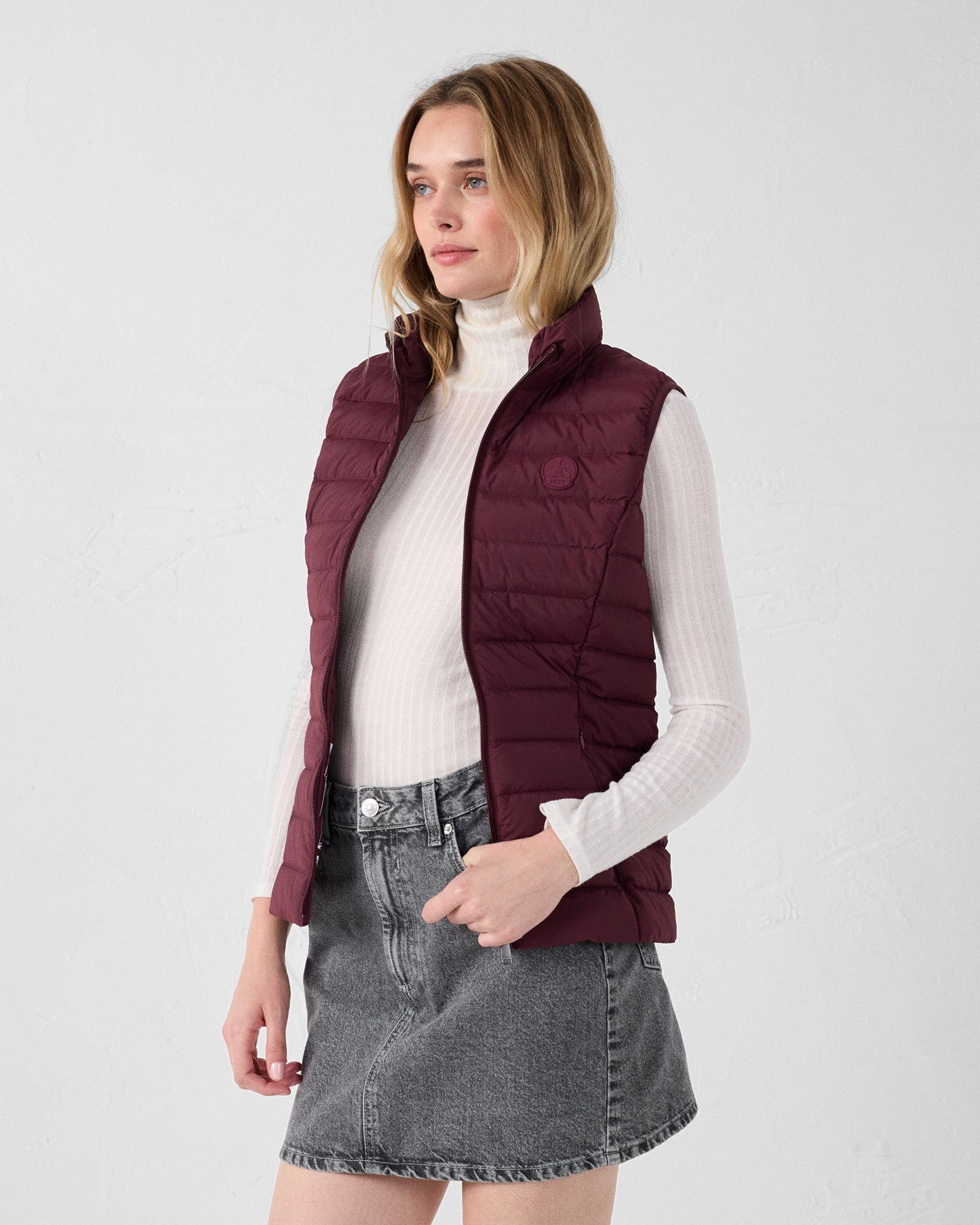 Doudoune sans manches stretch Cerise noir Grenada