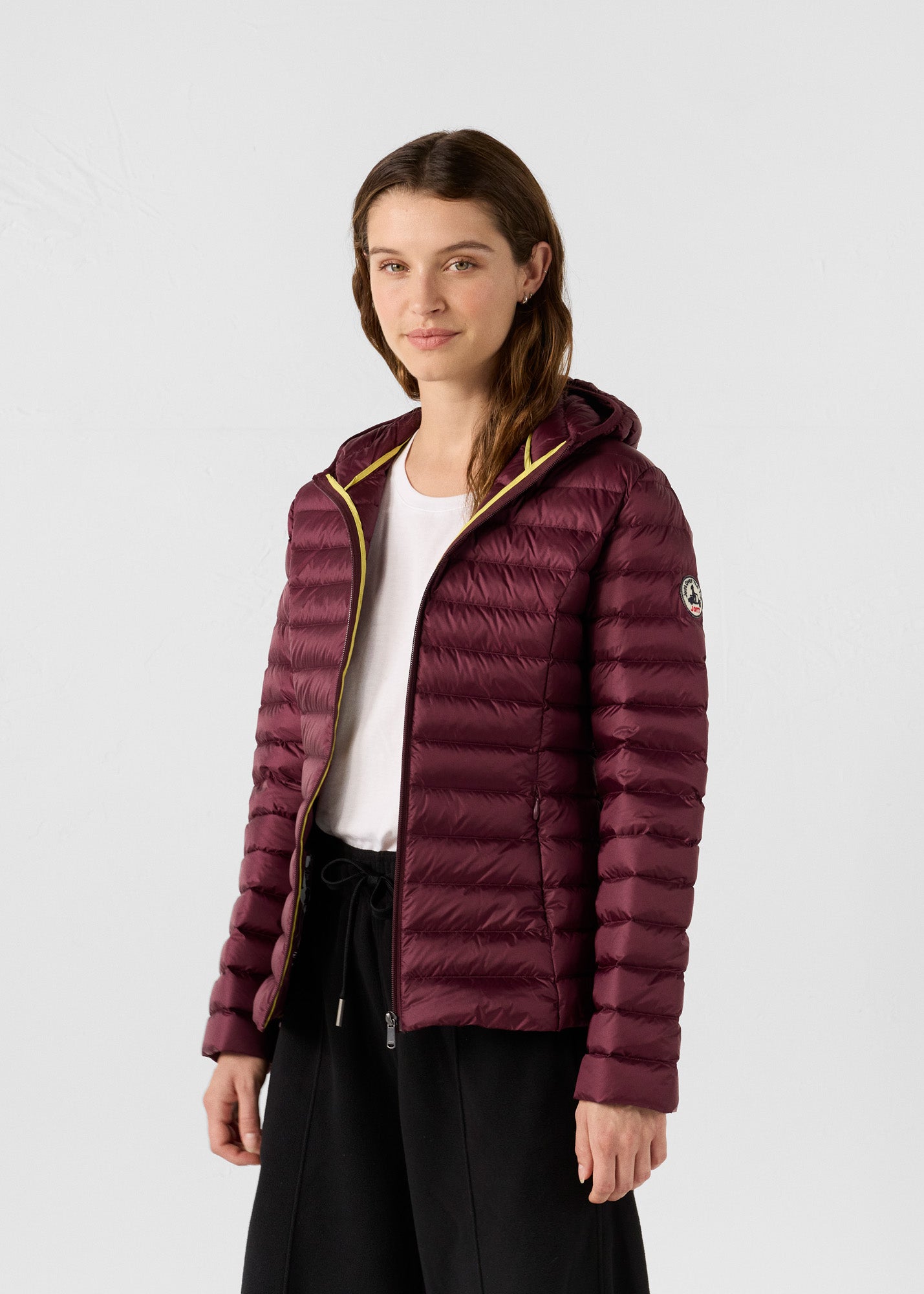 Doudoune légère à capuche Cerise noire Cloe