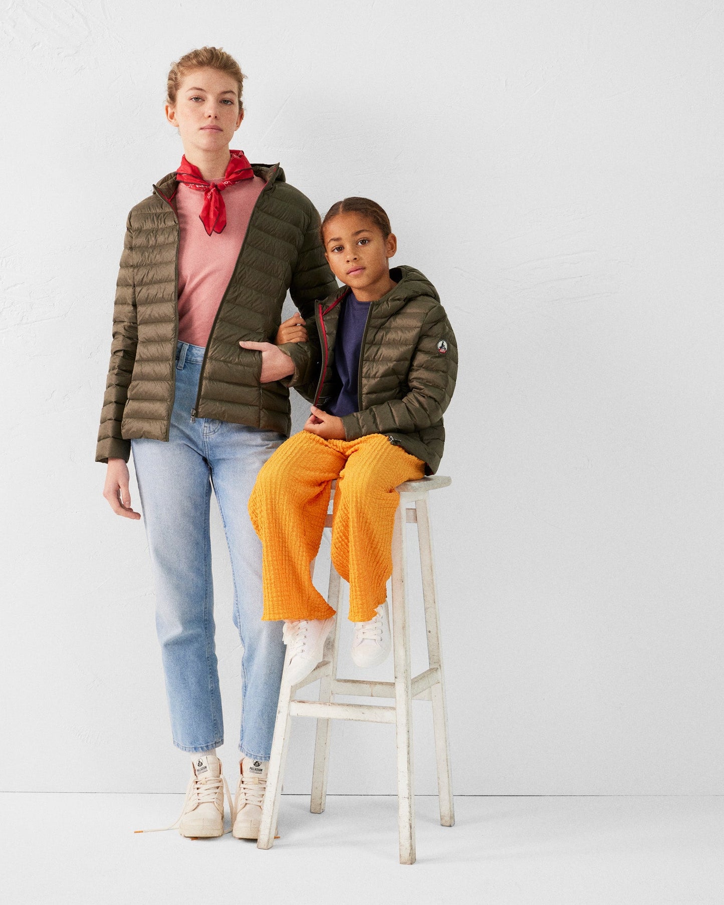 Doudoune légère à capuche enfant Army Carla